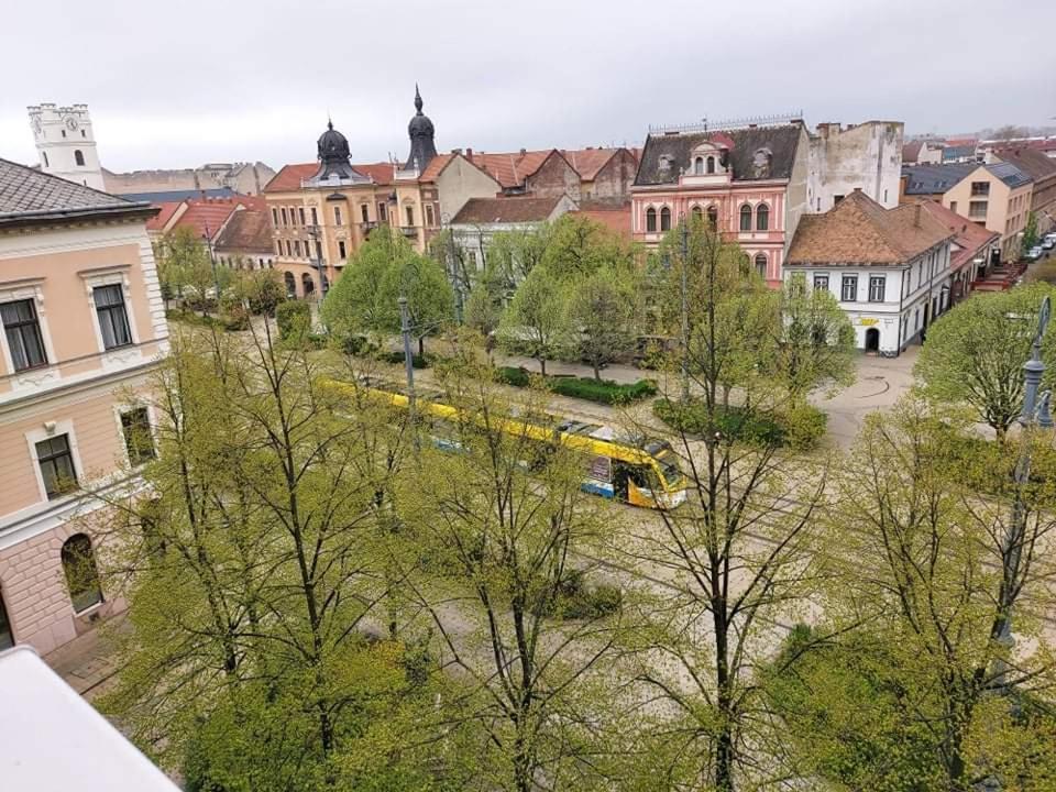 Alfoeldi Palace Apartman Debrecín Exteriér fotografie