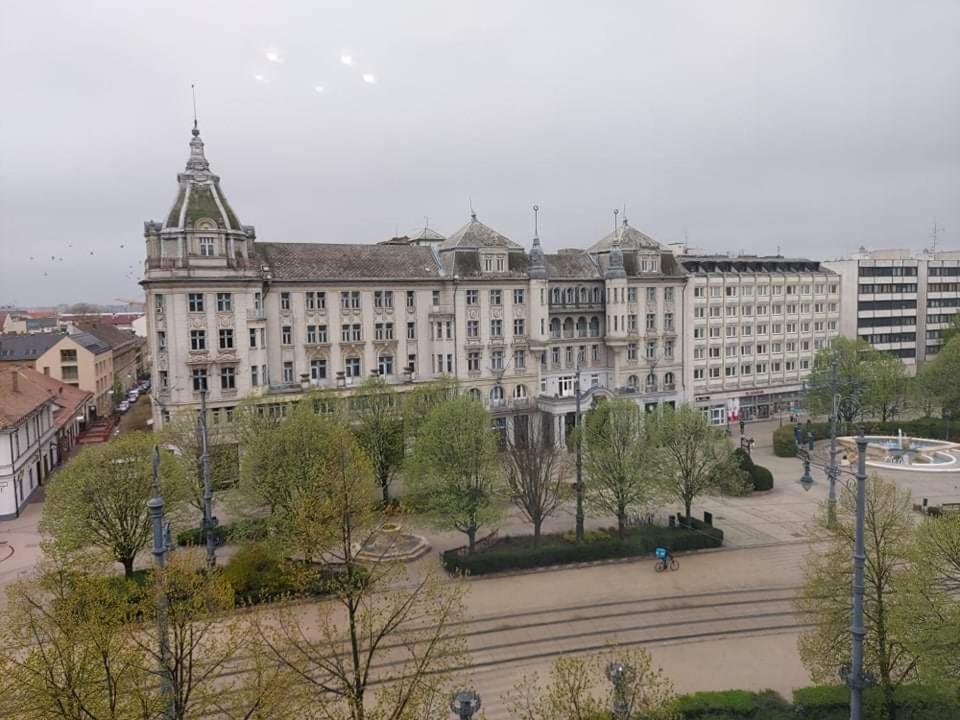 Alfoeldi Palace Apartman Debrecín Exteriér fotografie