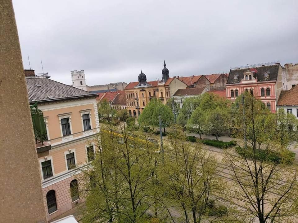 Alfoeldi Palace Apartman Debrecín Exteriér fotografie